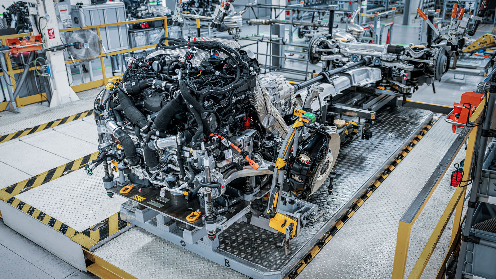 Bentley V8 hybrid